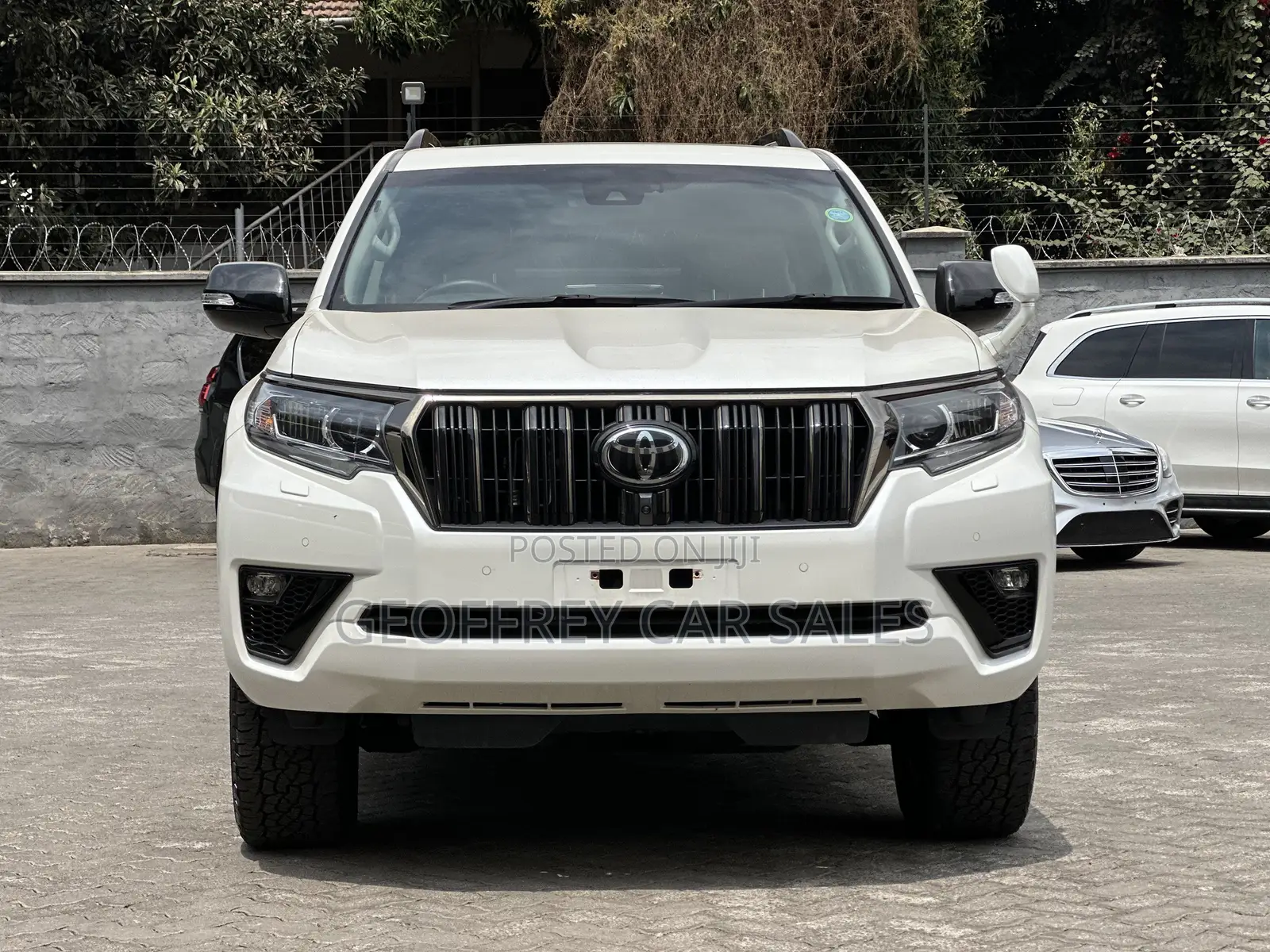 Toyota Land Cruiser Prado 2.8 2022 White