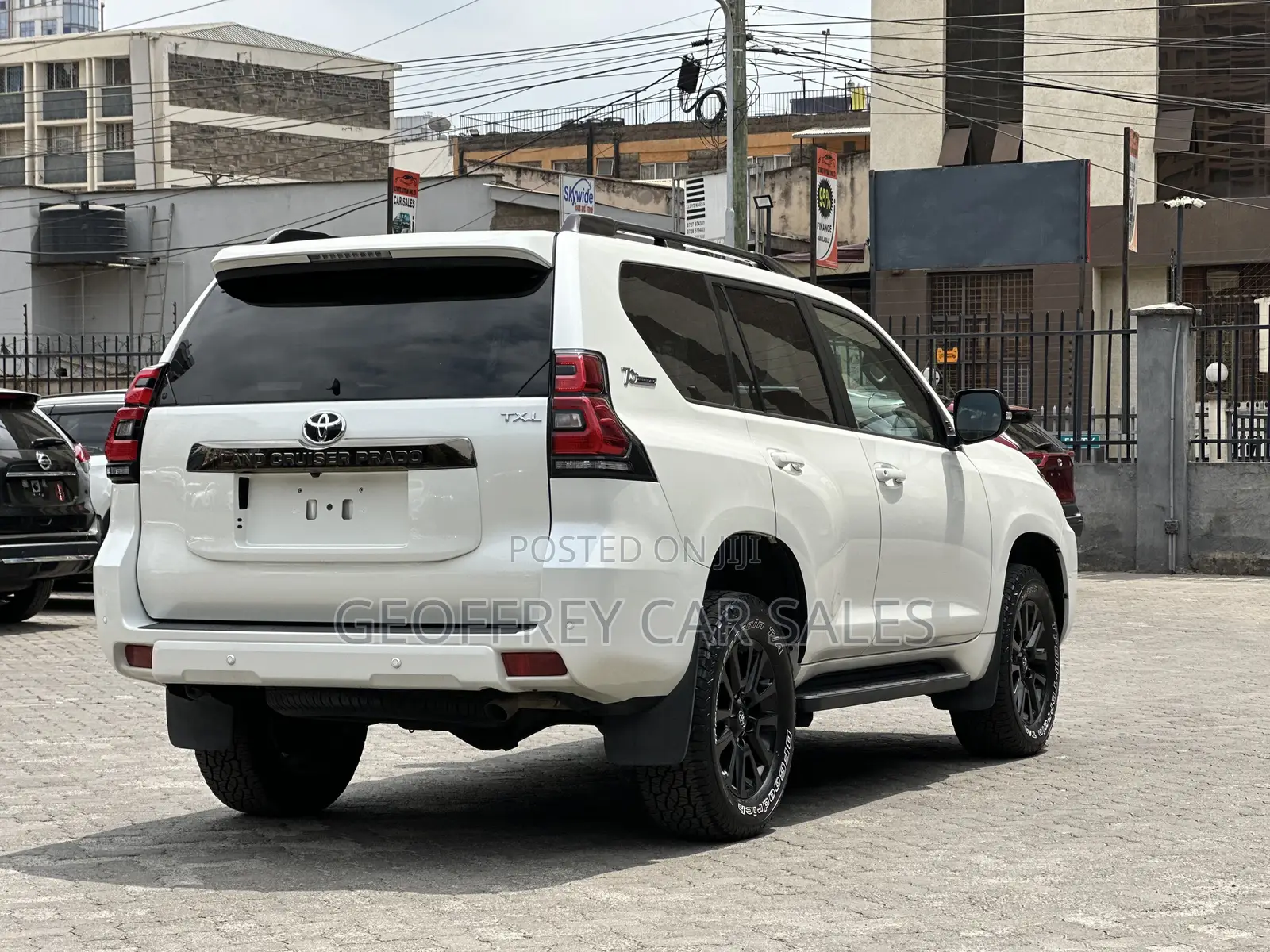 Toyota Land Cruiser Prado 2.8 2022 White