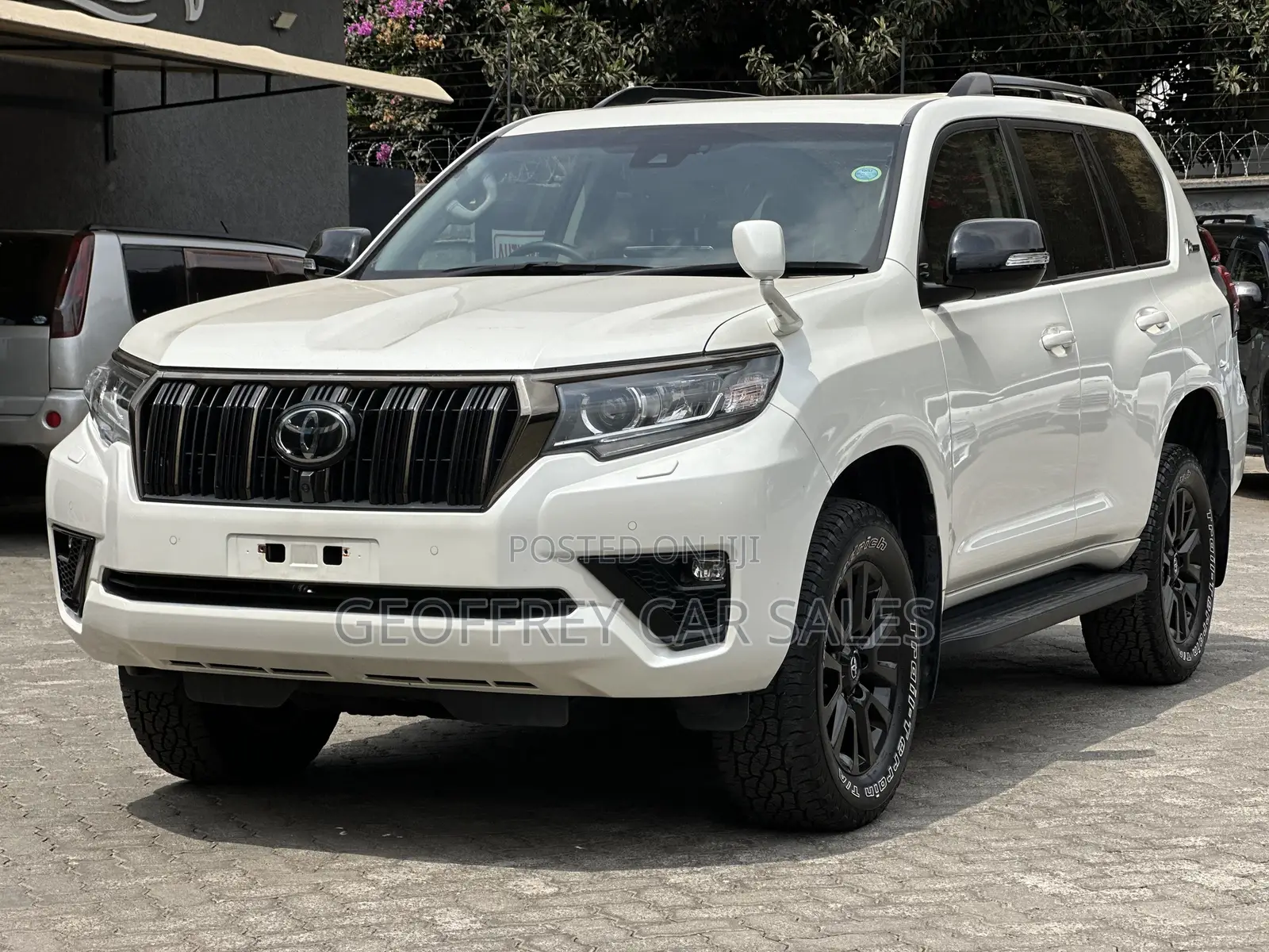 Toyota Land Cruiser Prado 2.8 2022 White