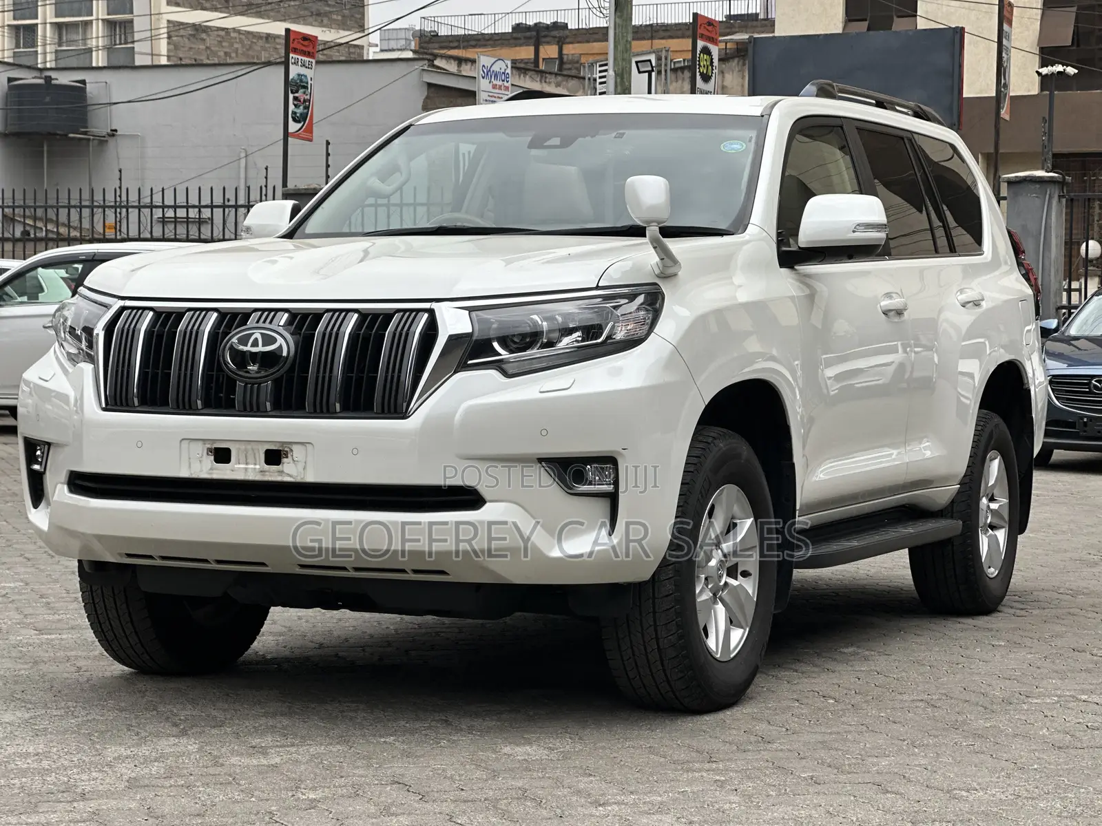 Toyota Land Cruiser Prado 2.8 2022 White
