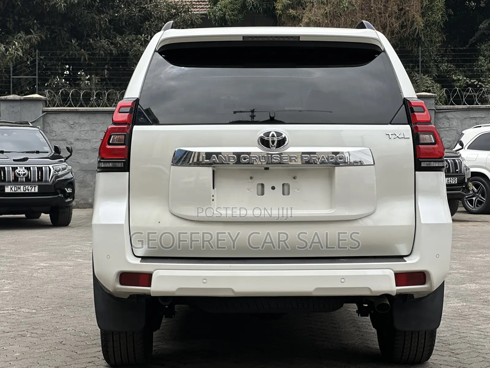 Toyota Land Cruiser Prado 2.8 2022 White