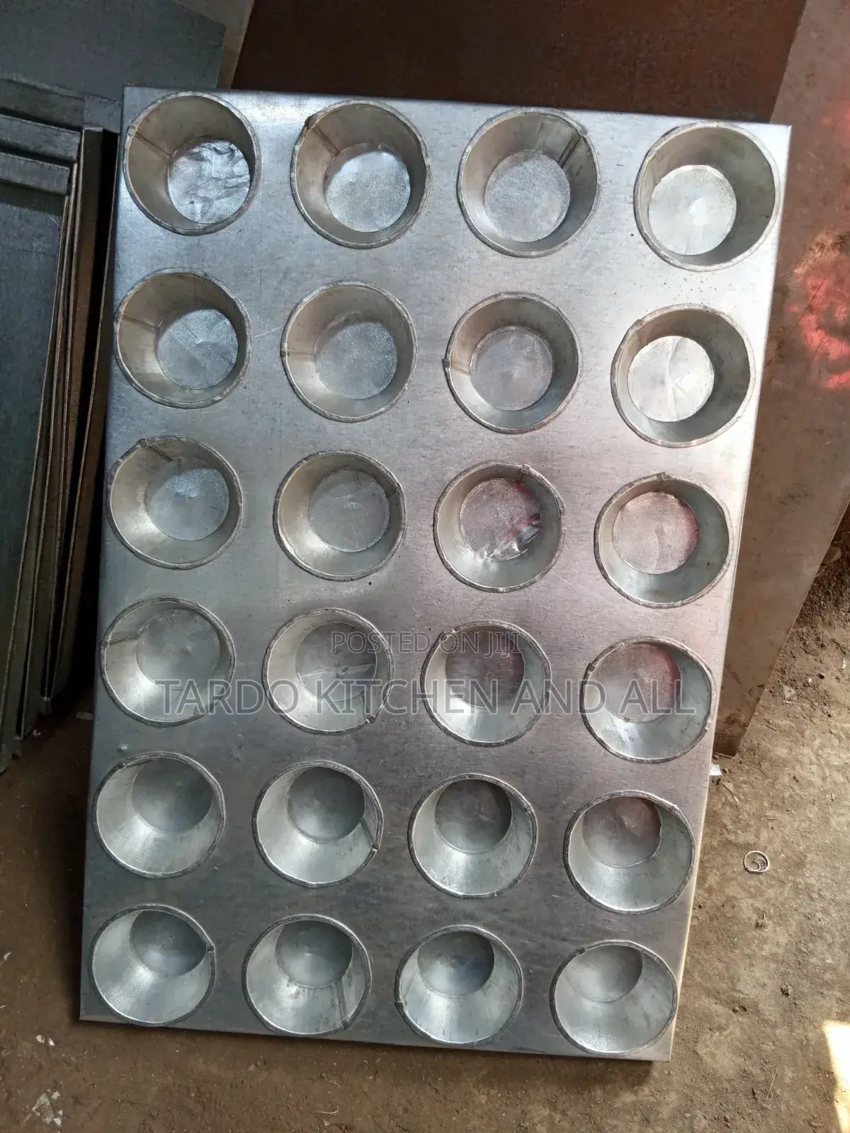 Queen Cake Baking Tray