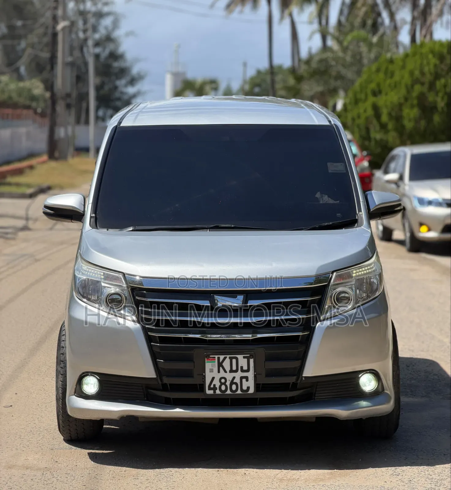 Toyota Noah 2015 White