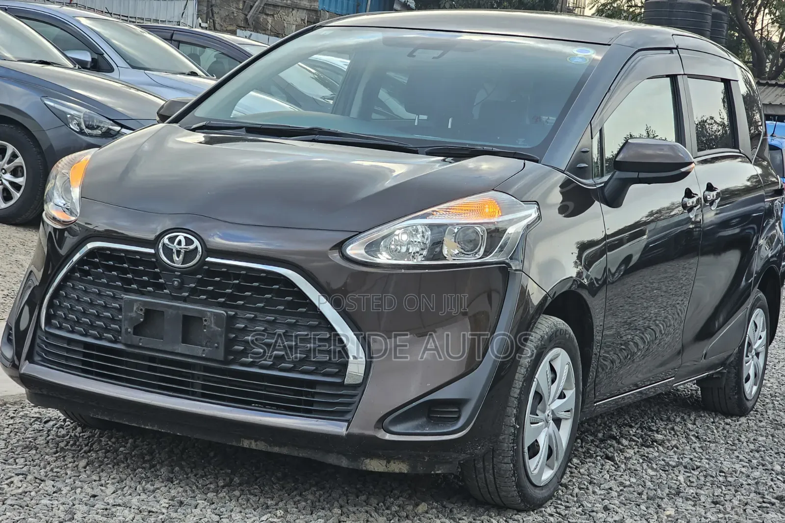 Toyota Sienta 2019 Brown