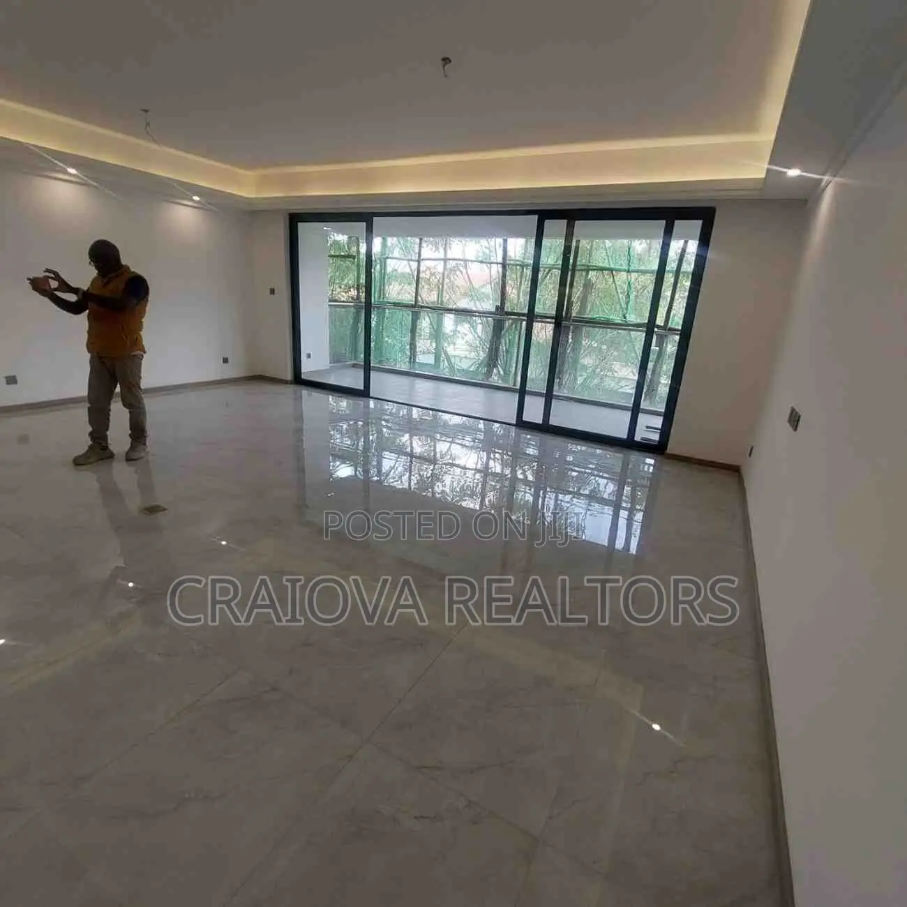 4bdrm Apartment in Raphta Road Area for sale