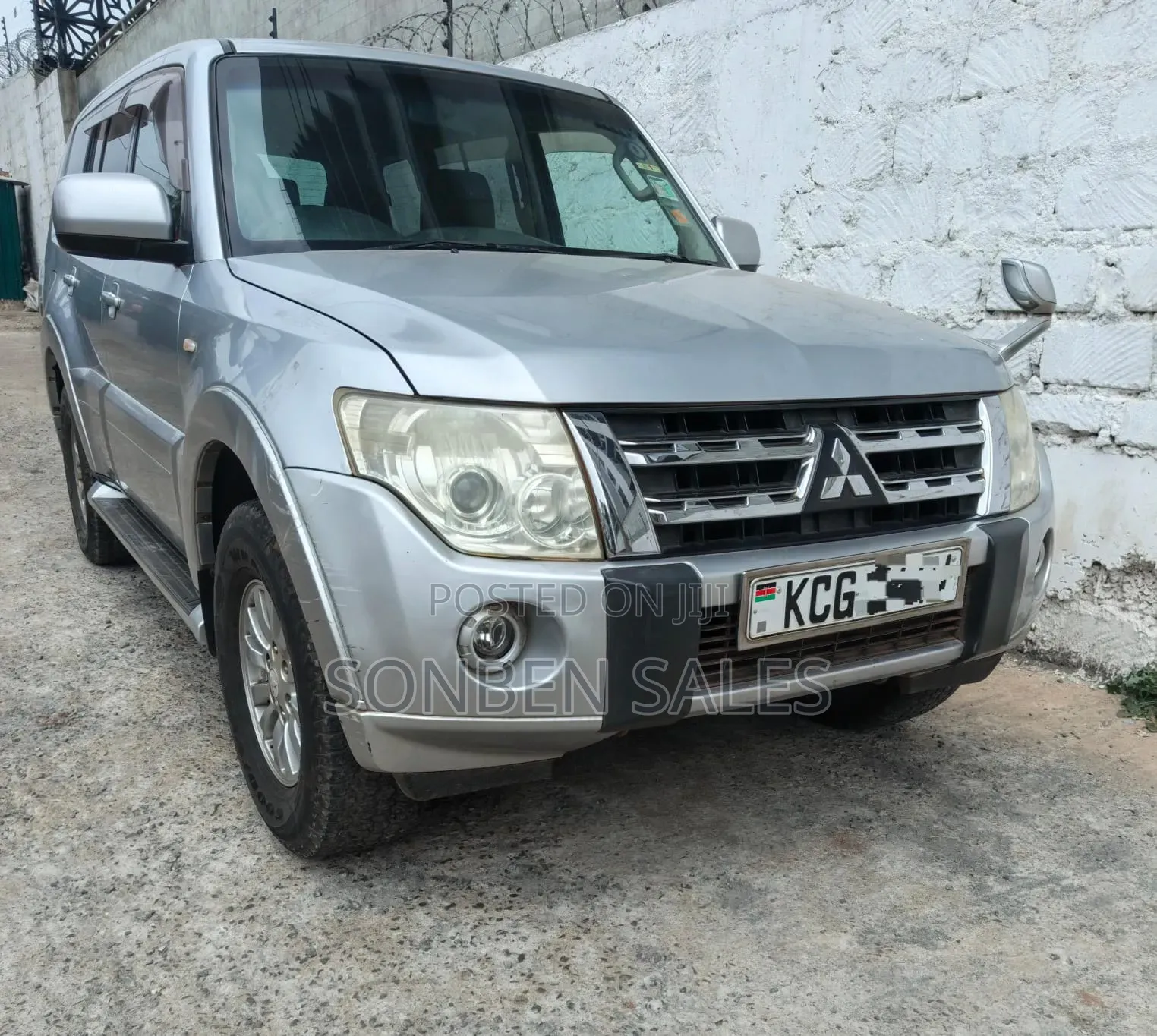 Mitsubishi Pajero 3.0 2010 Silver