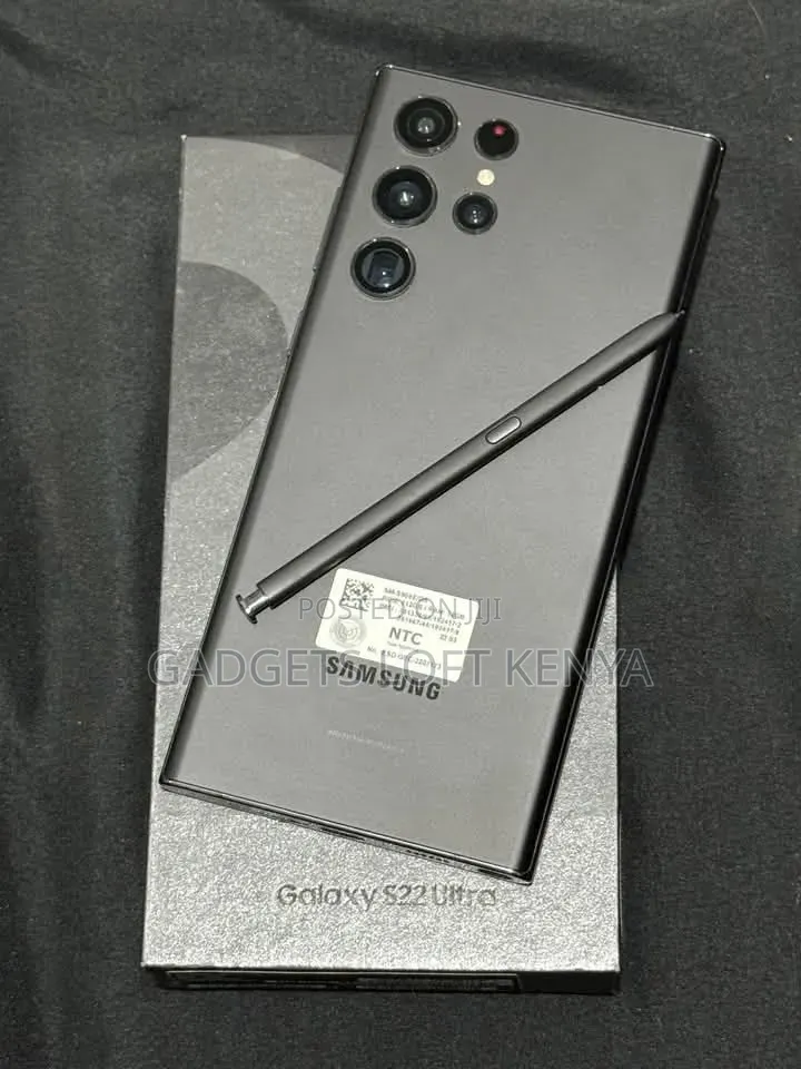 New Samsung Galaxy S22 Ultra 5G 128 GB Black