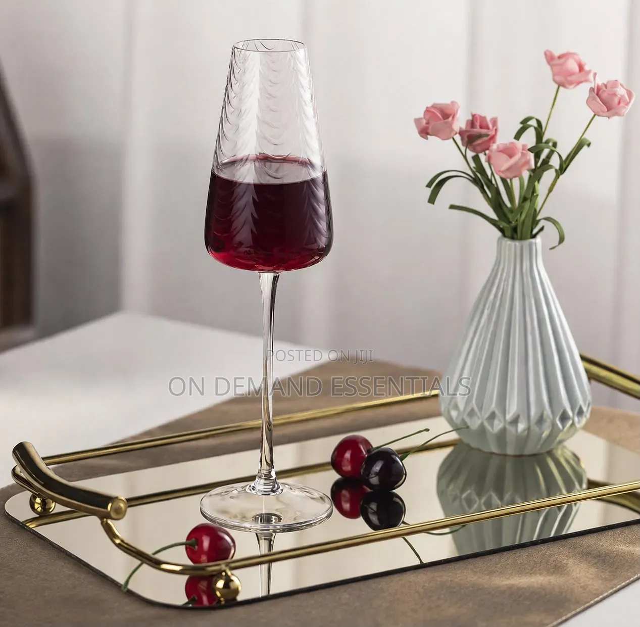 Wavy Long Stem Champagne/Wine Glasses .
Capacity:280mls
