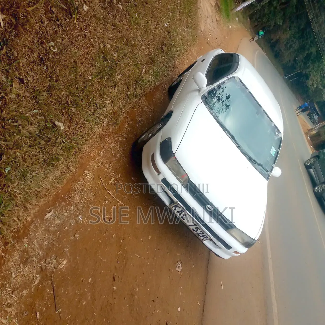 Toyota Corolla 2000 White