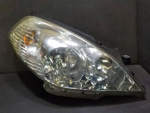 Nissan Wingroad Vy11 Non Xenon Headlight