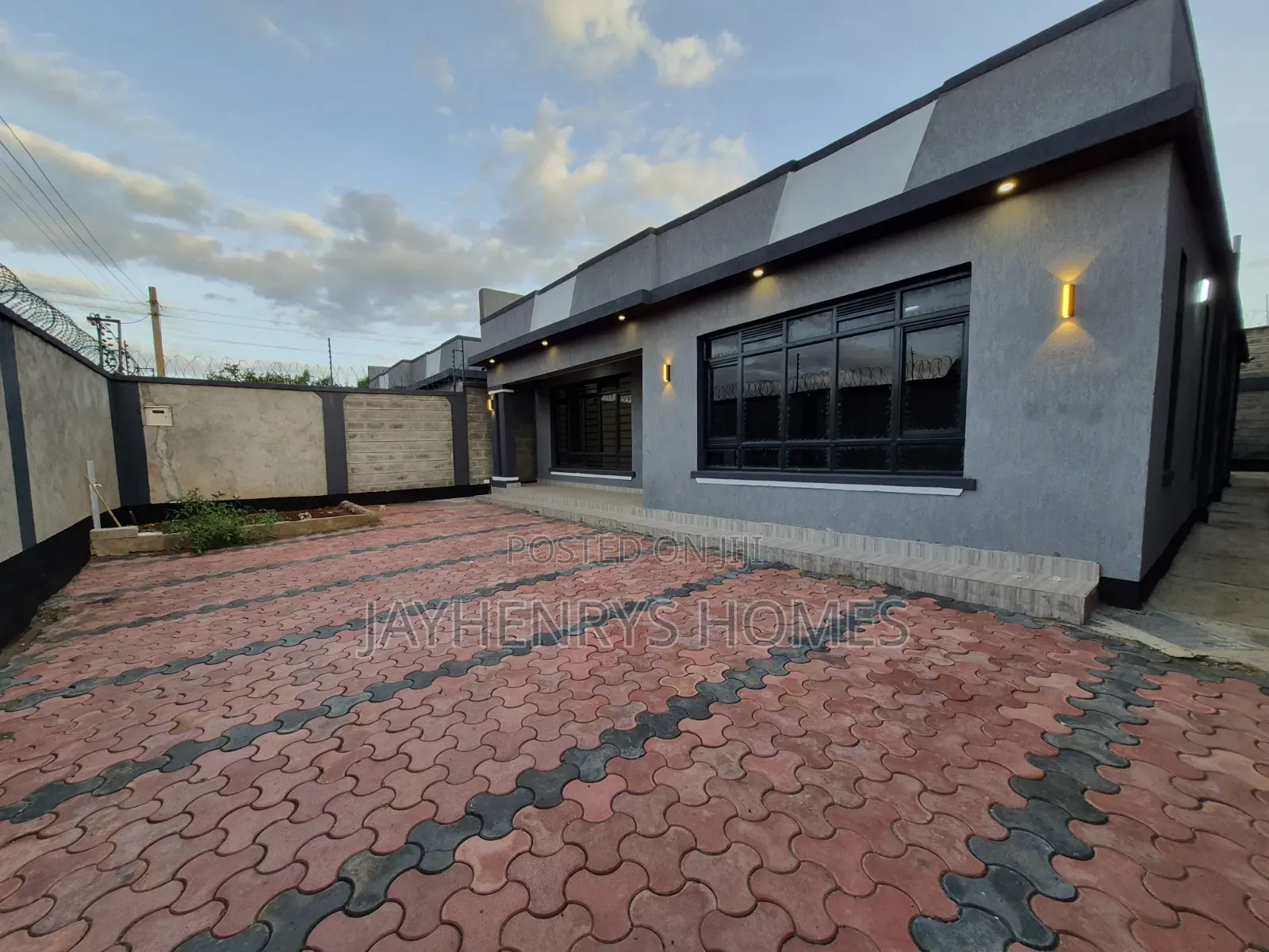 3bdrm Maisonette in Kwa Kairu for sale