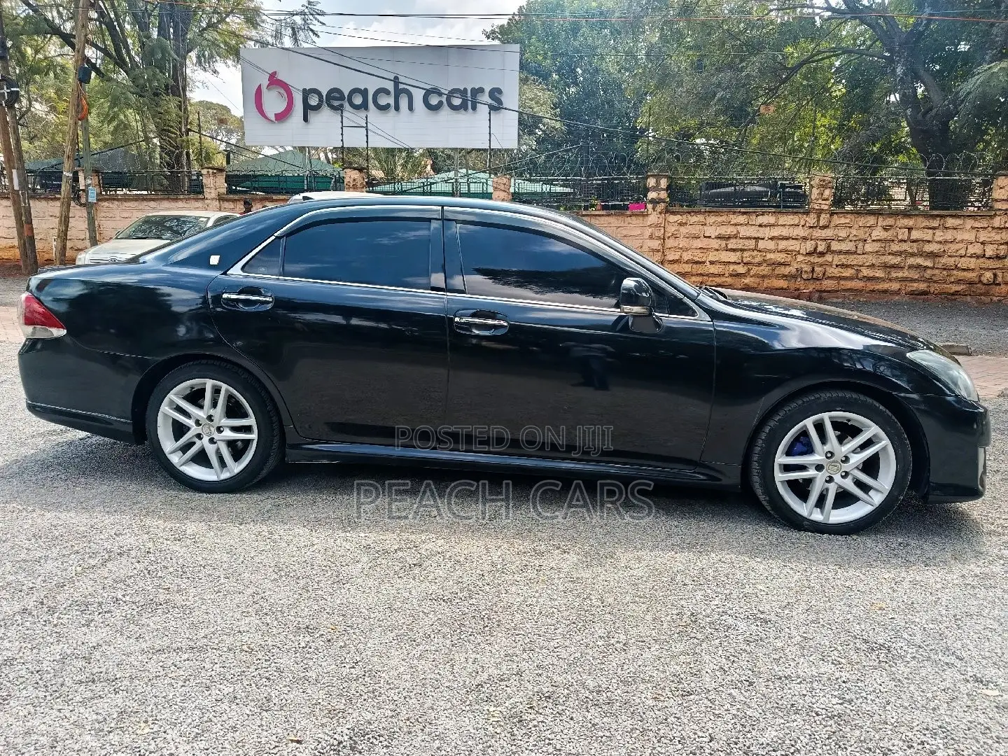 Toyota Crown 2011 Black
