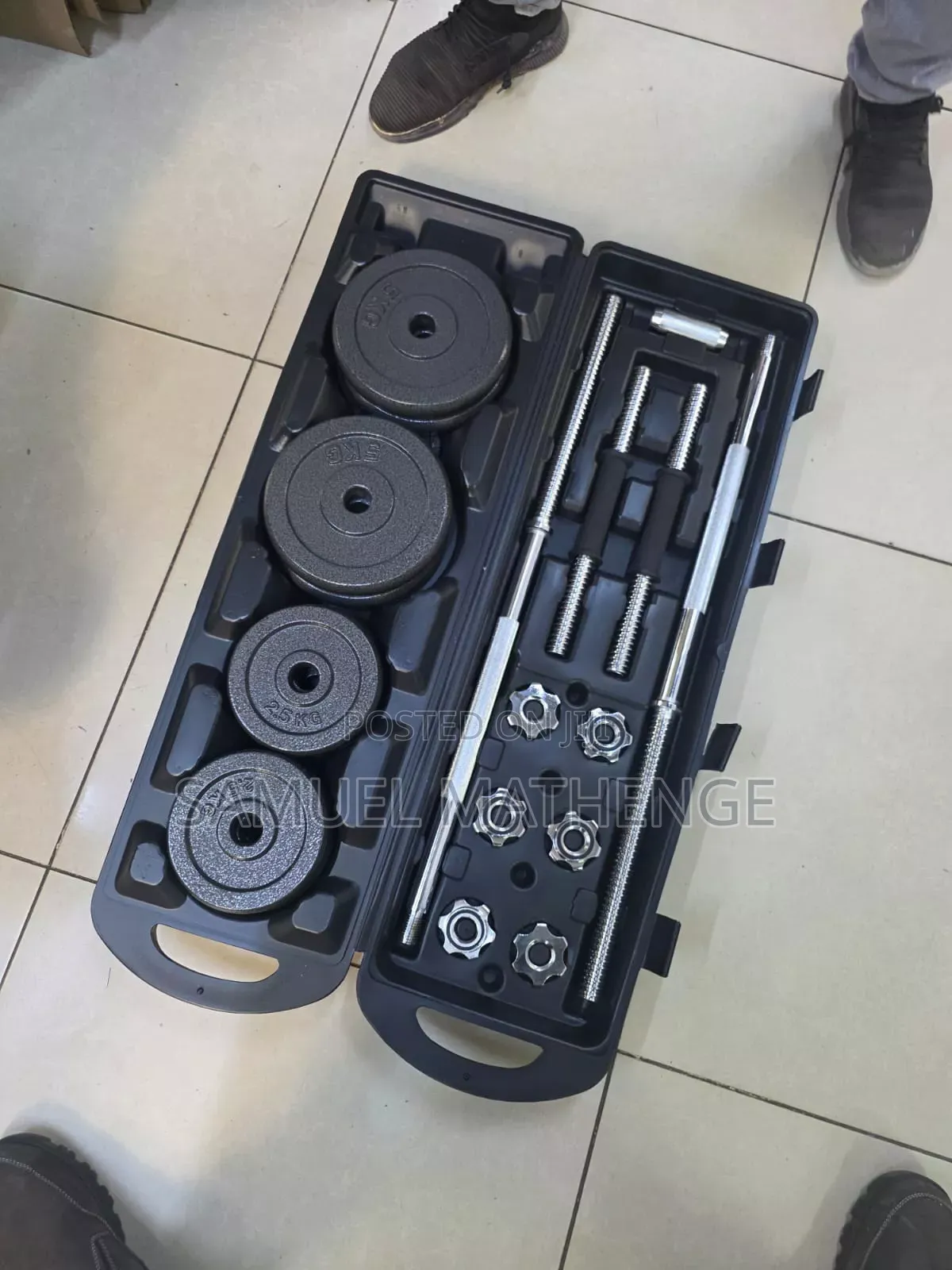Adjustable Dumbbell Set With Weight Plates Secure Collars – 20KG