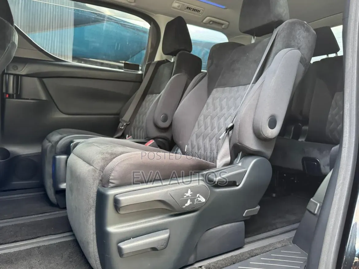 Toyota Vellfire 2019 Black