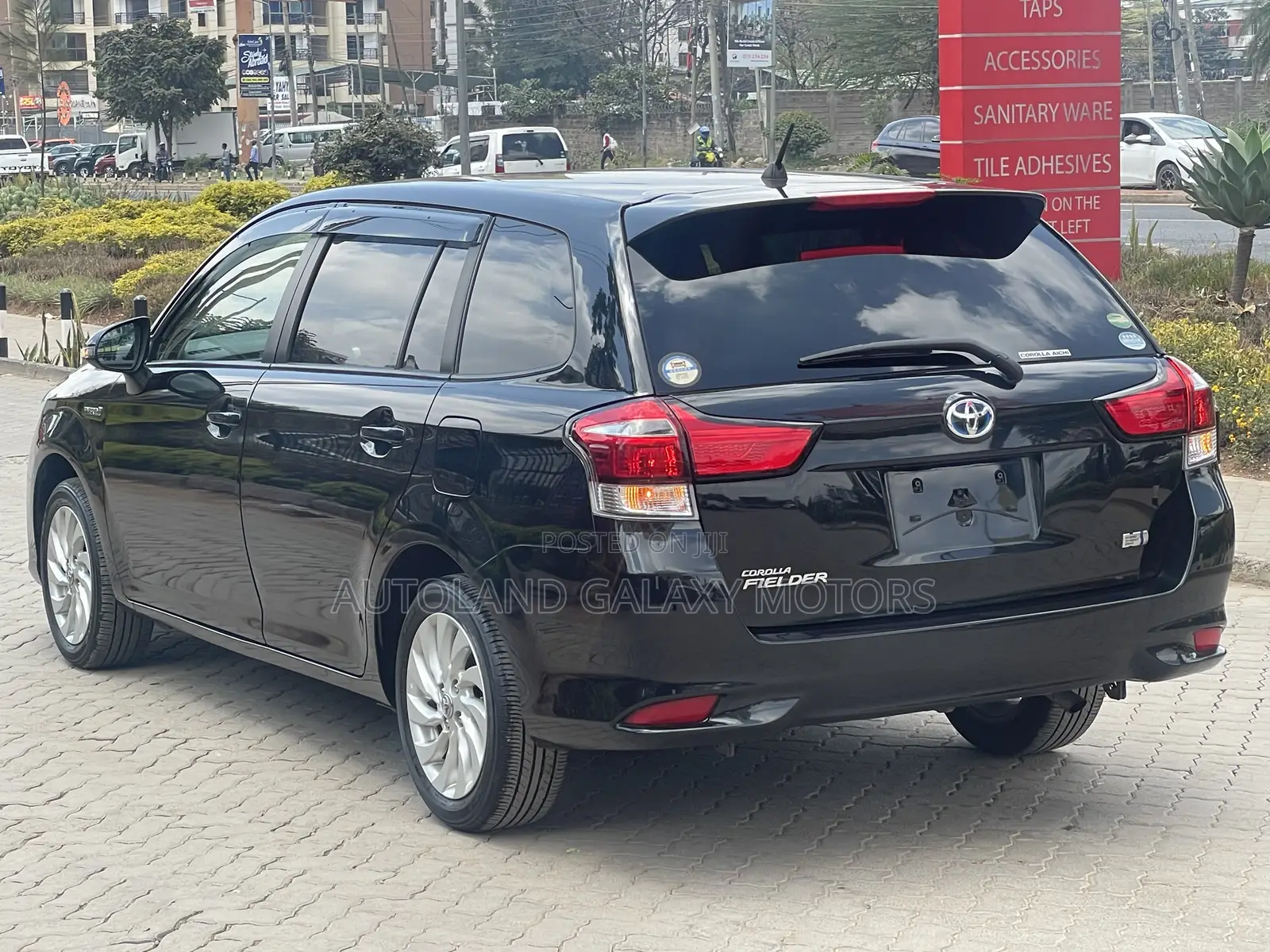 Toyota Corolla Fielder 1.5 Hybrid FWD 2019 Black