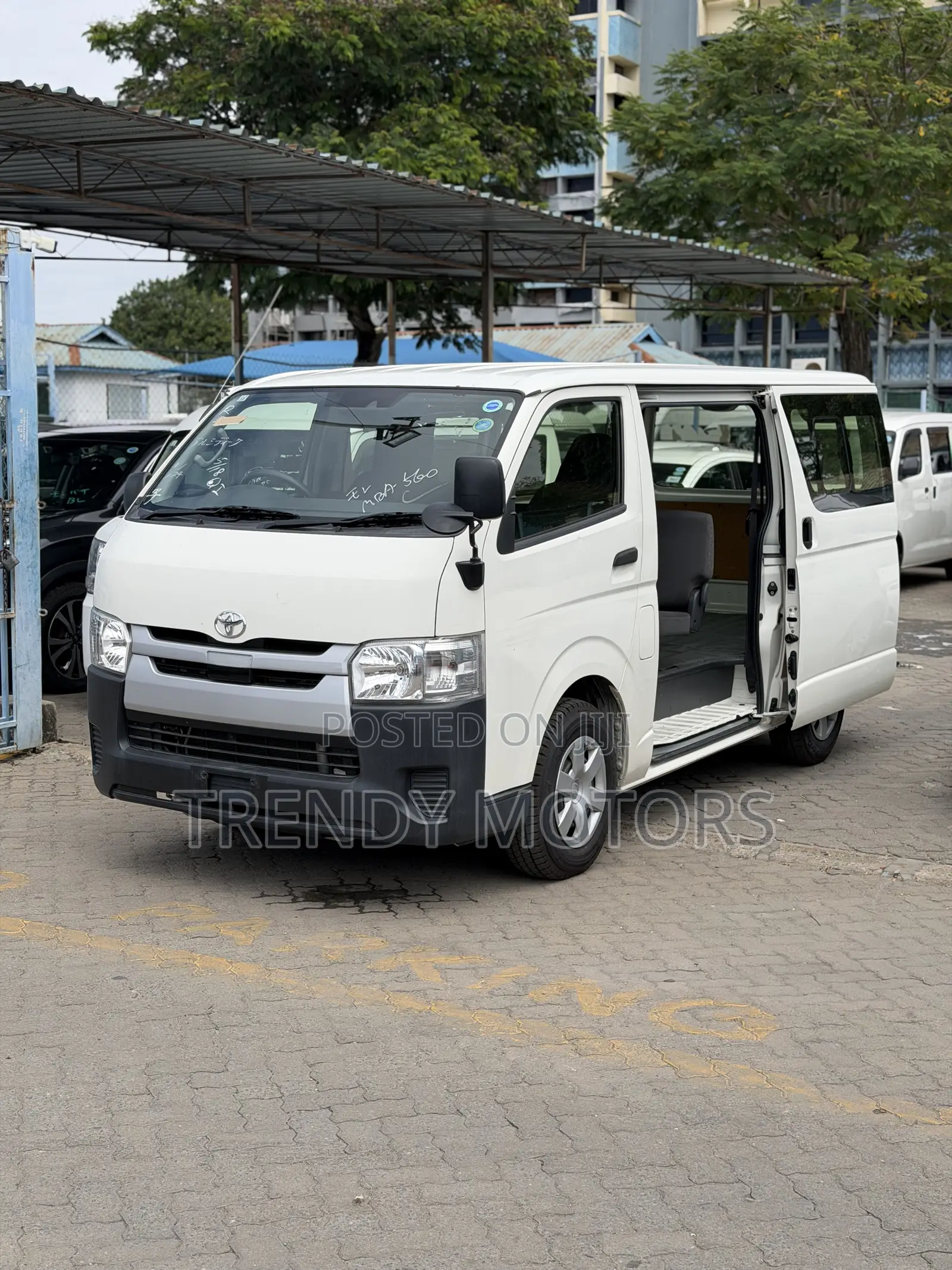 Toyota HiAce 2019 Silver