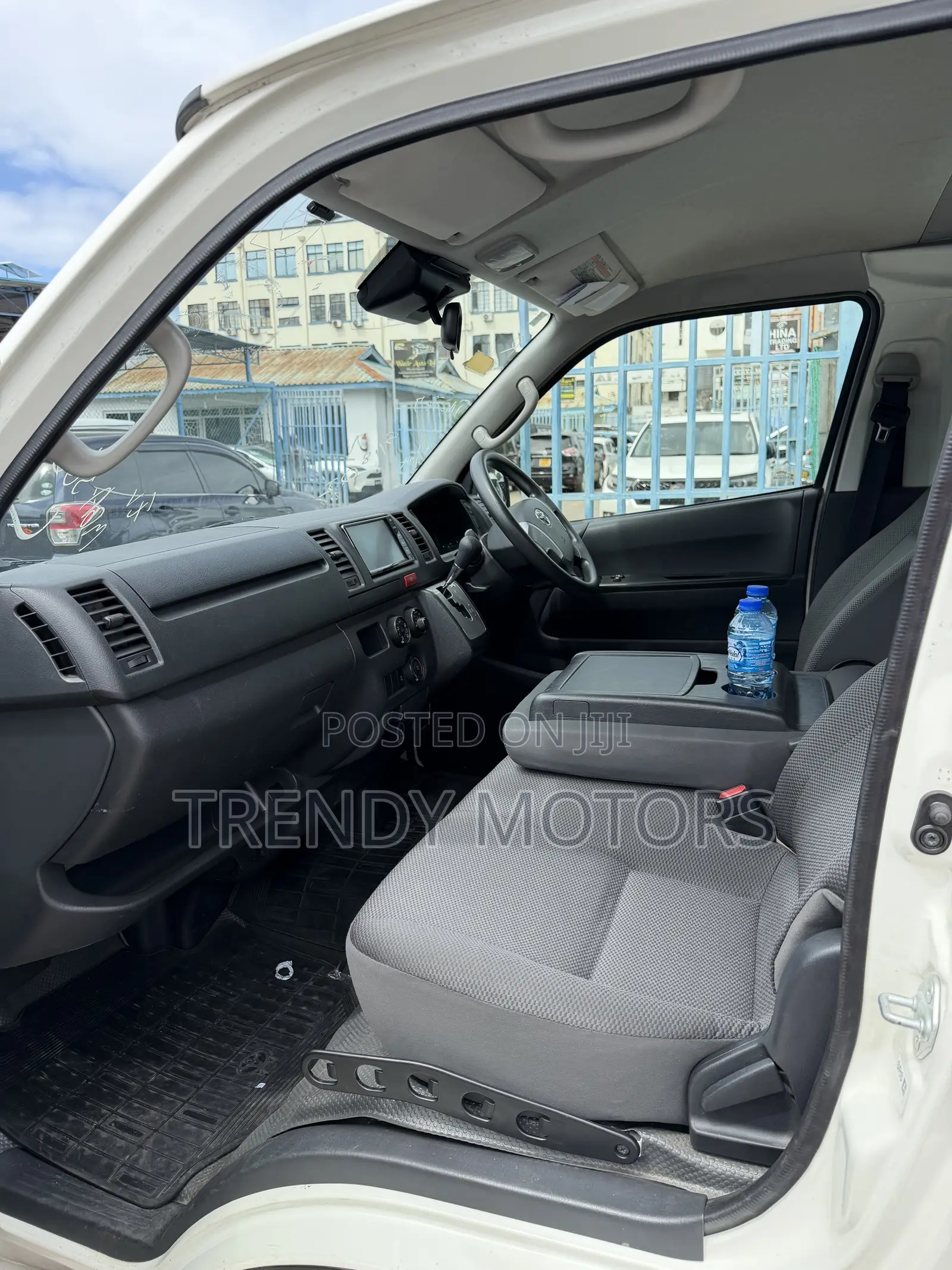 Toyota HiAce 2019 Silver