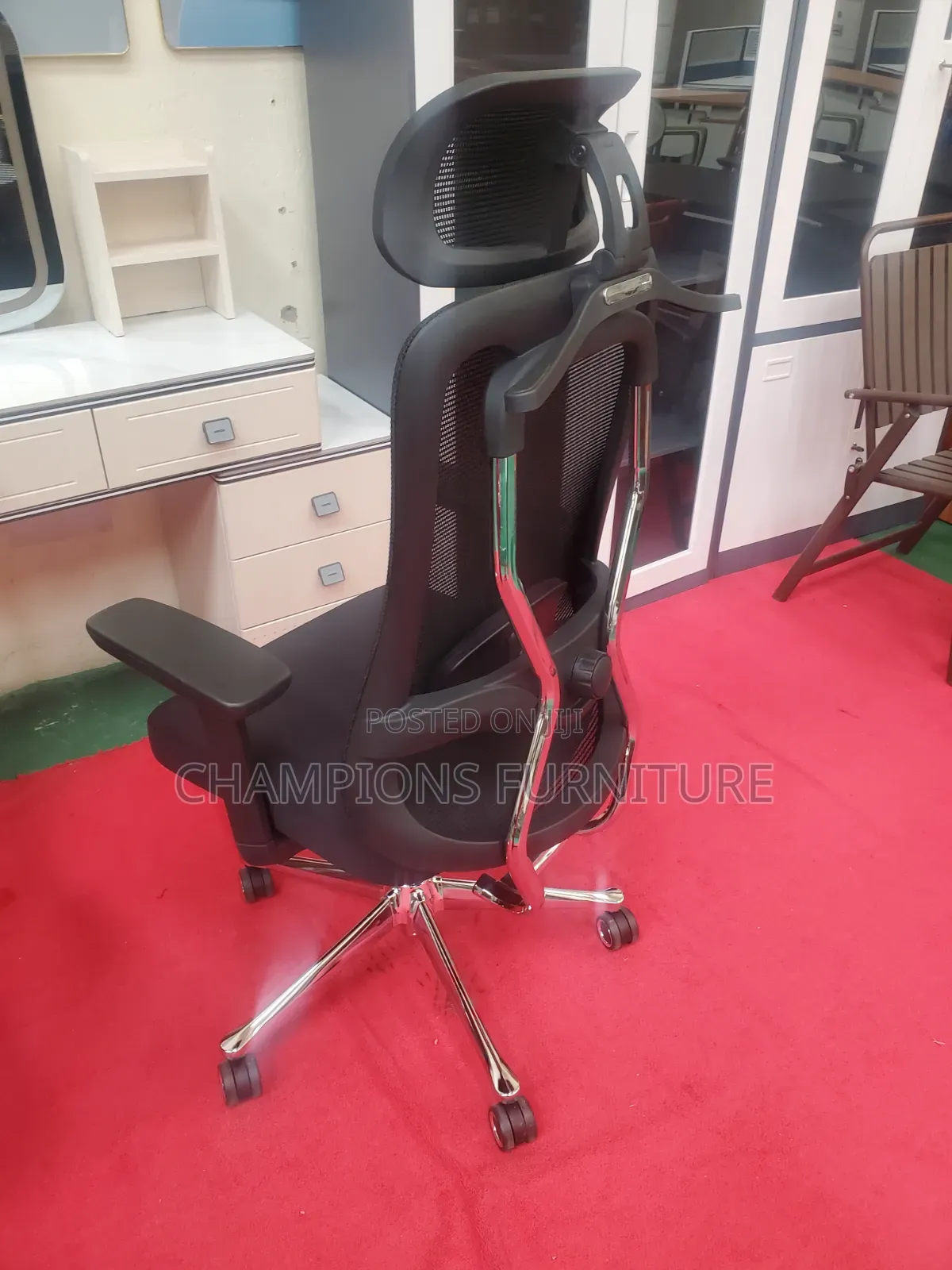 Chrome Spine Orthopedic Office Chair