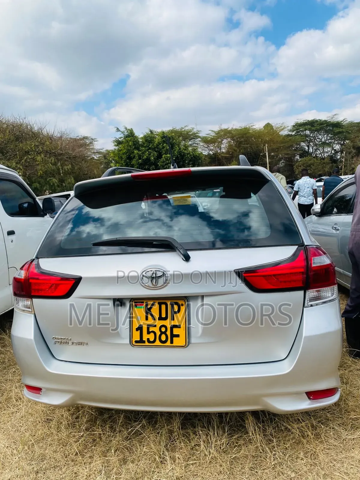 Toyota Corolla Fielder 2017 Silver