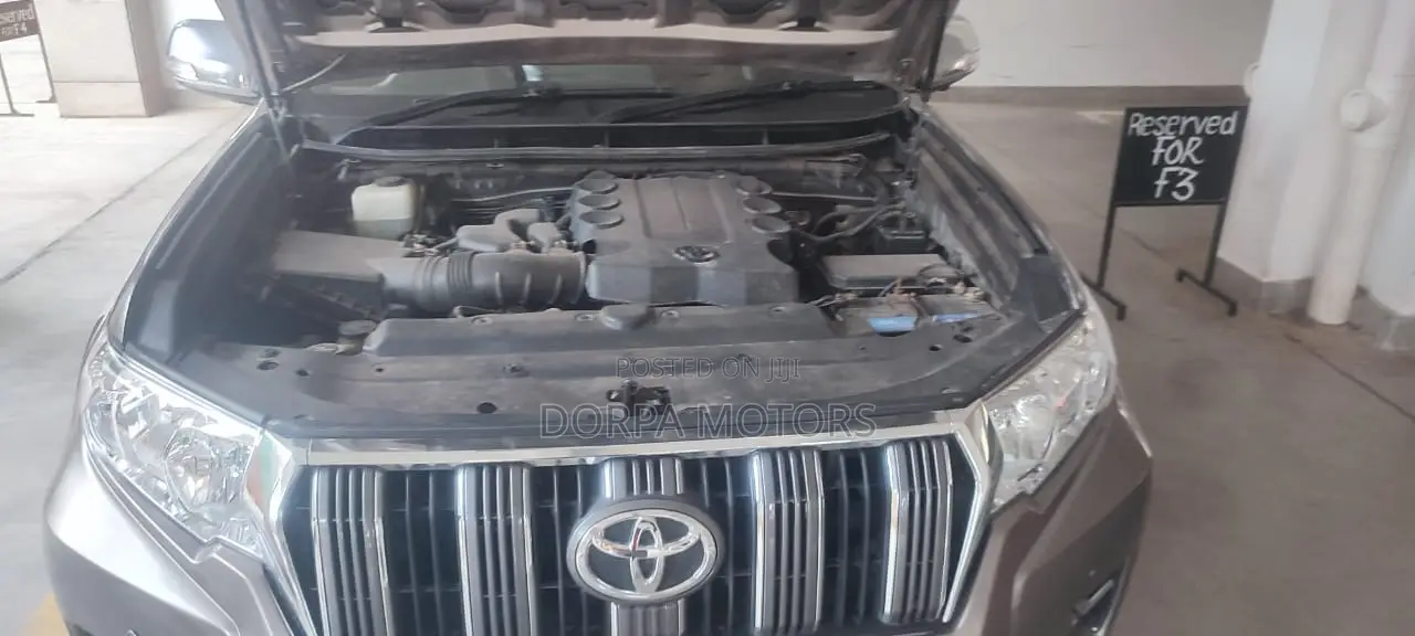 Toyota Land Cruiser 4.0 V6 GX 2010 Silver