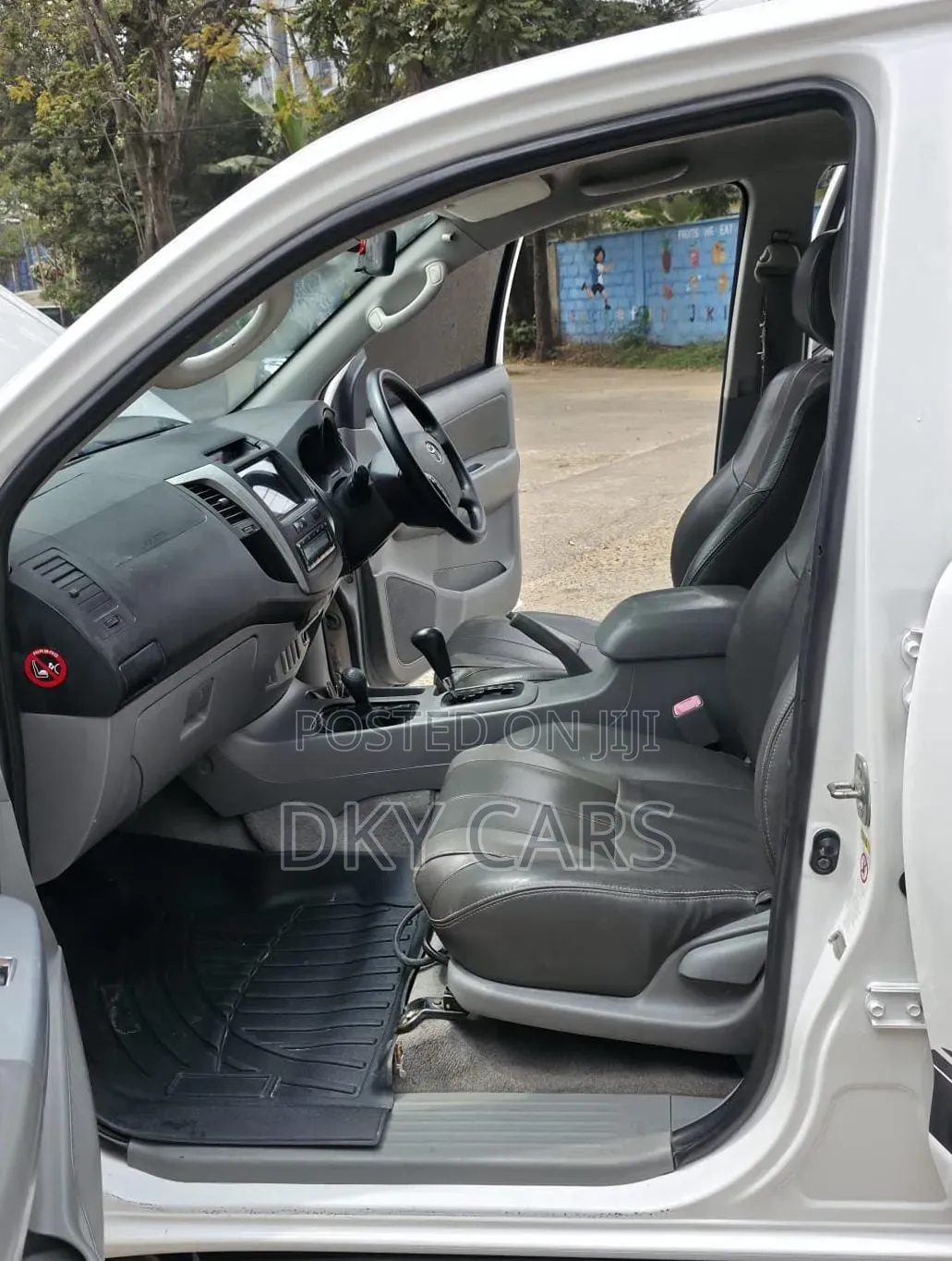 Toyota Hilux 2012 White