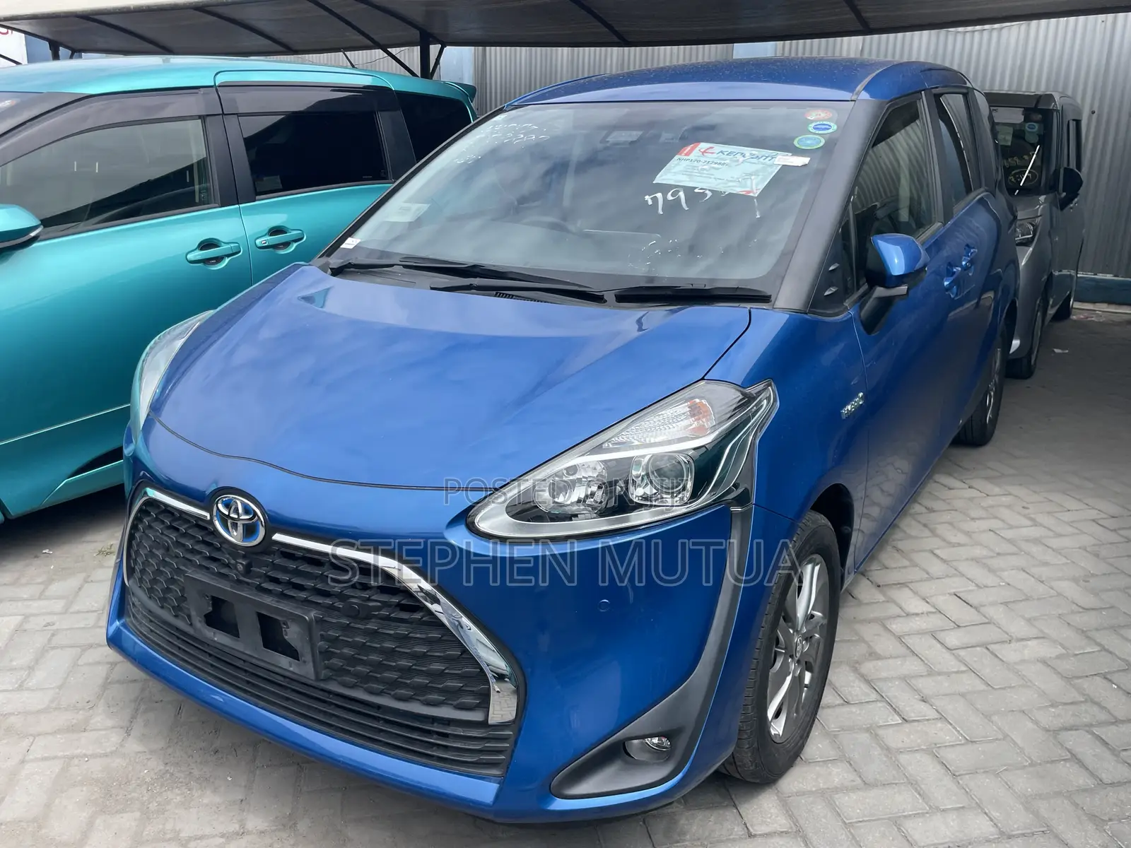Toyota Sienta 1.5 Hybrid FWD 2019 Blue