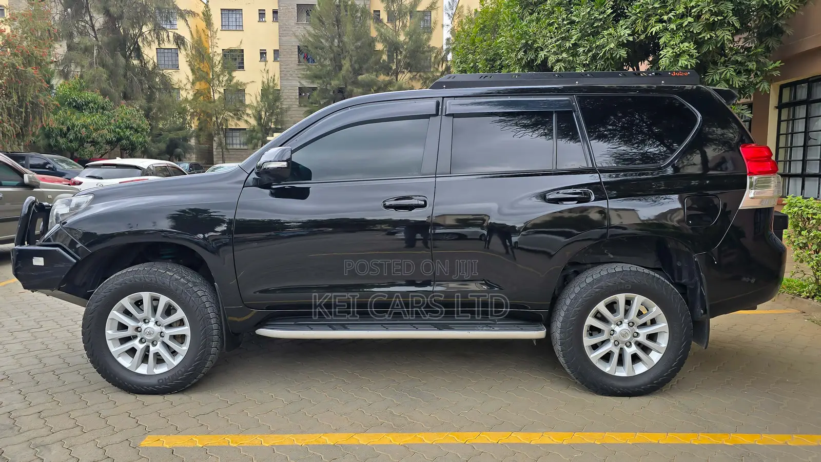 Toyota Land Cruiser Prado KAKADU 2012 Black