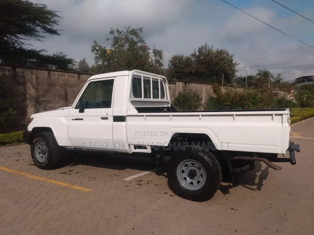 Toyota Land Cruiser 79 Series 2019 White