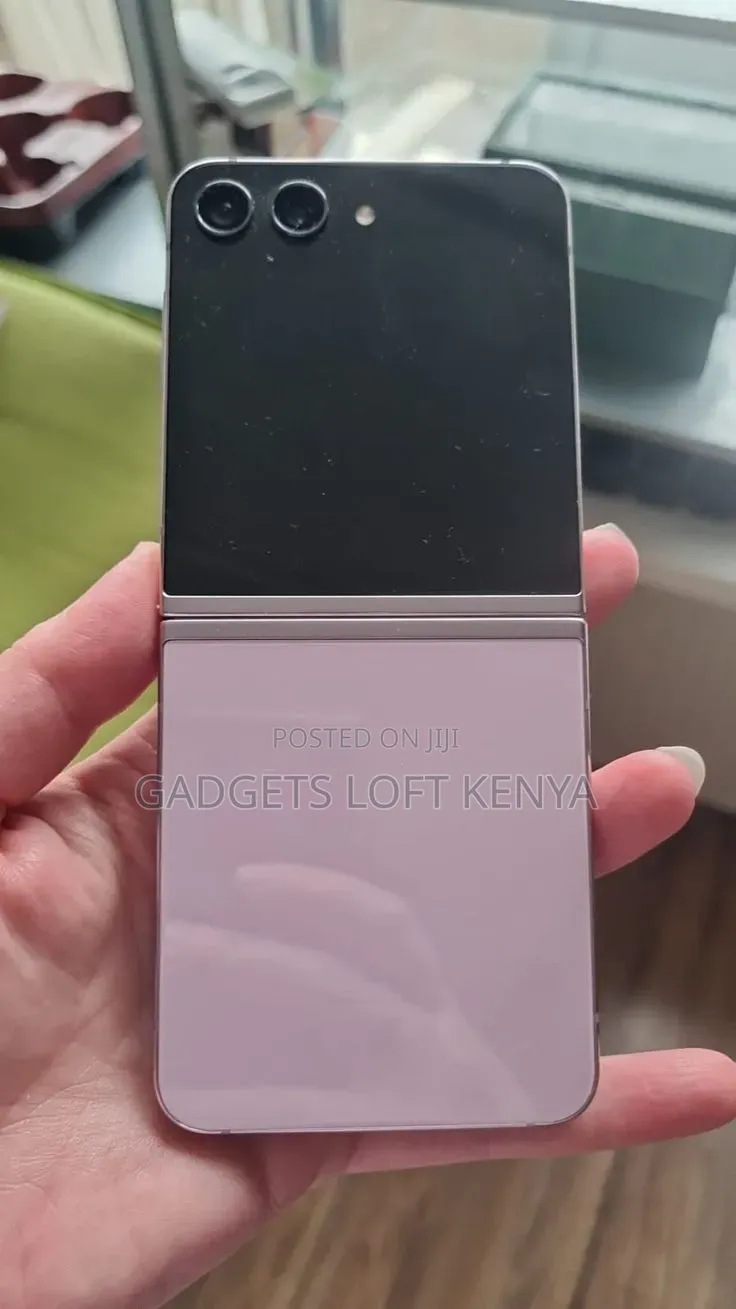 New Samsung Galaxy Z Flip5 256 GB Purple