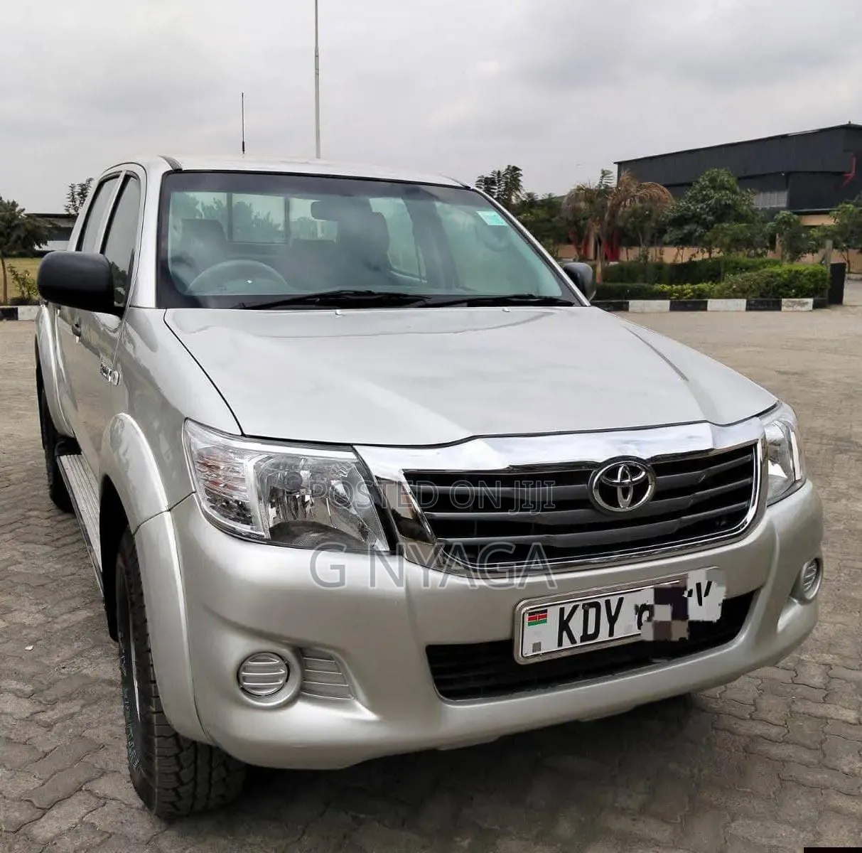 Toyota Hilux 2010 Beige
