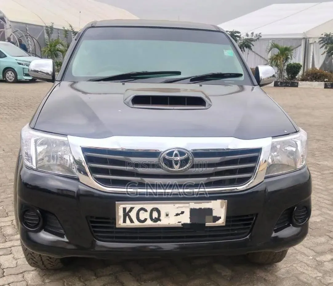 Toyota Hilux 2011 Black