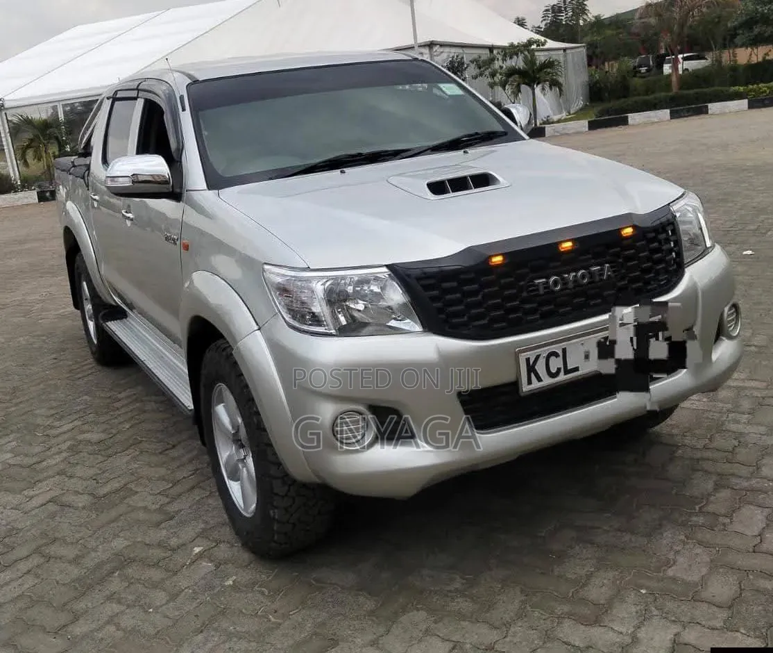 Toyota Hilux 2011 Beige