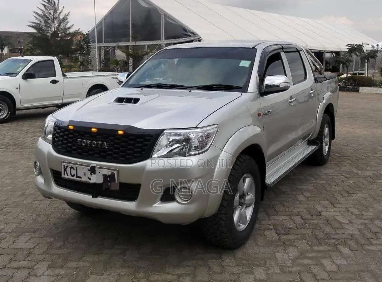 Toyota Hilux 2011 Beige