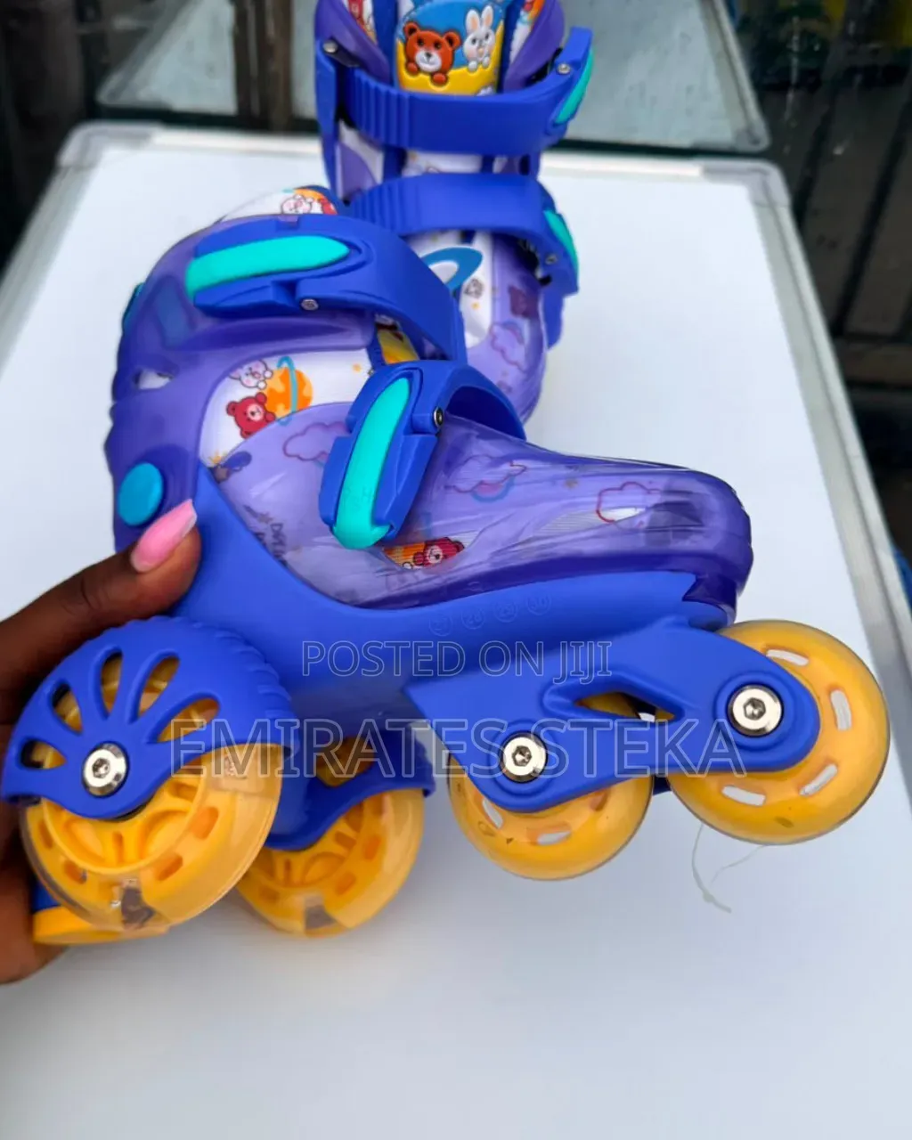 Adjustable Roller-Skating Shoes Feature a Multi-Wheel Layout
