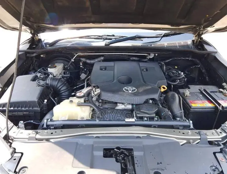 Toyota Hilux 2023 Gray