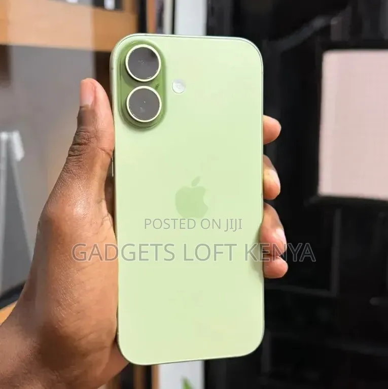 New Apple iPhone 17 256 GB Green