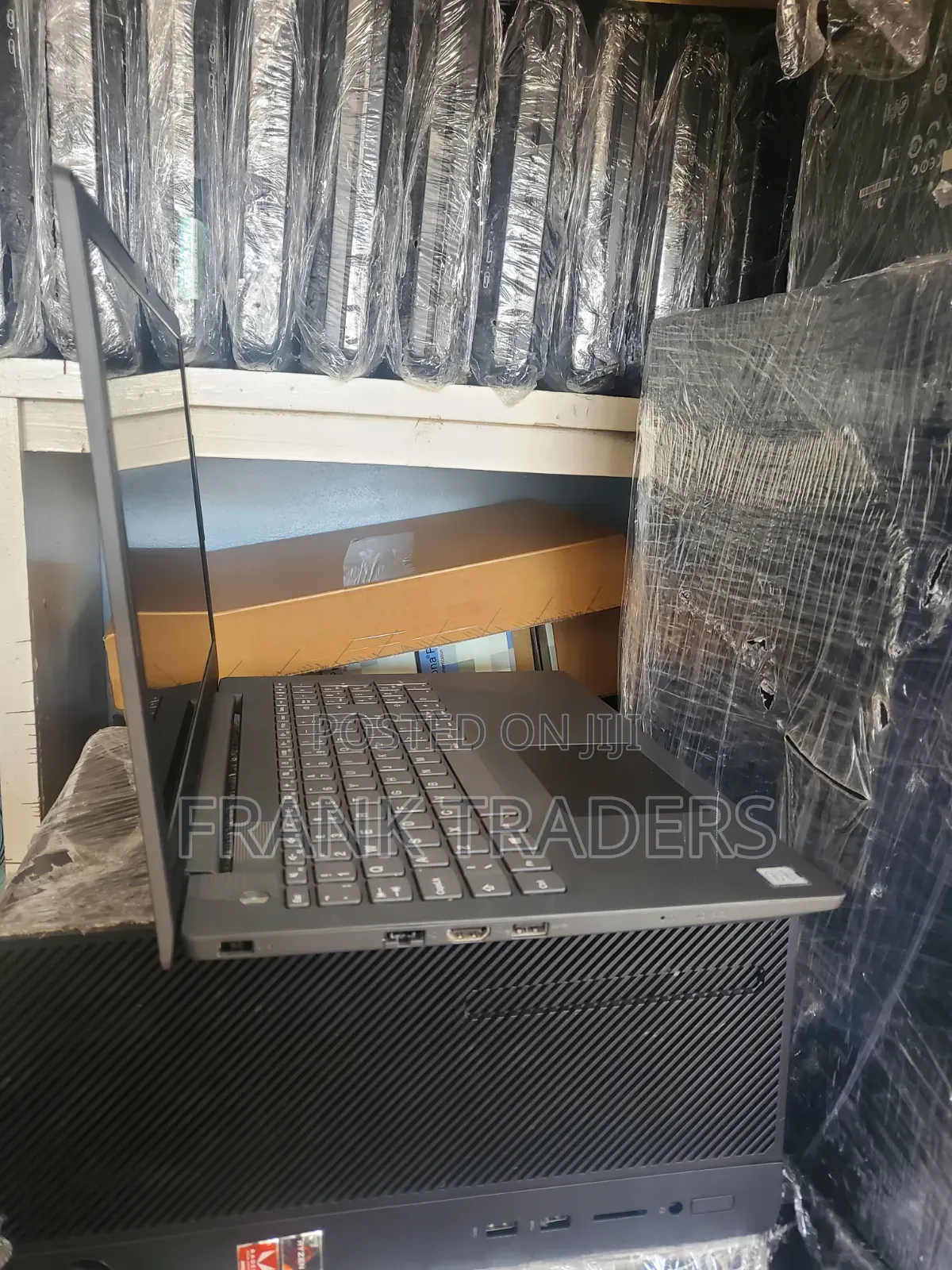 Laptop Lenovo V130-15IKB 4GB Intel Core i3 SSD 256GB
