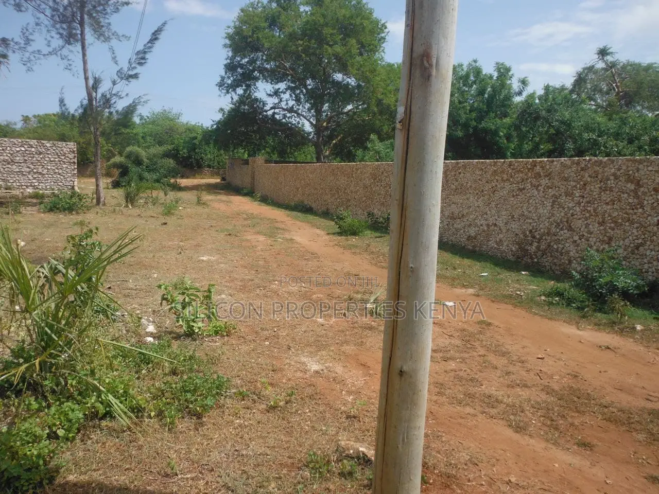 1 Acre for Sale in Msambweni - Just 2 Minutes From the Ocean!
