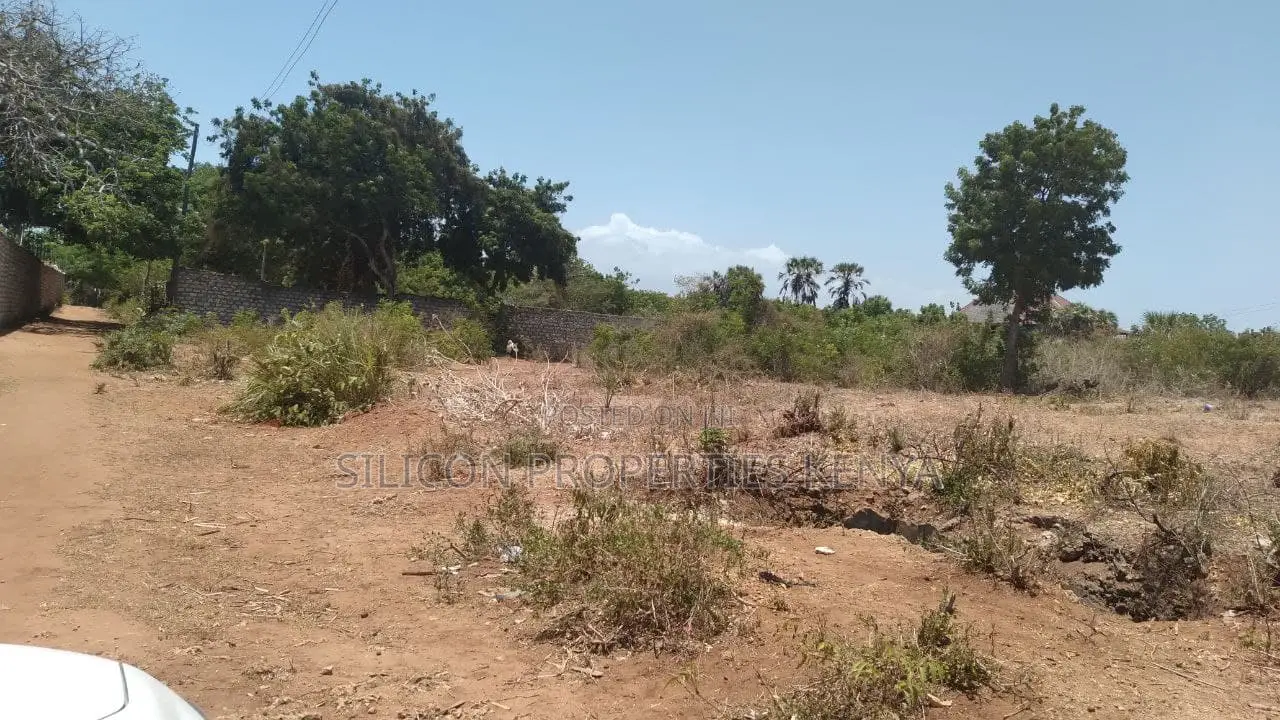 0.25-Acre Plot in Galu