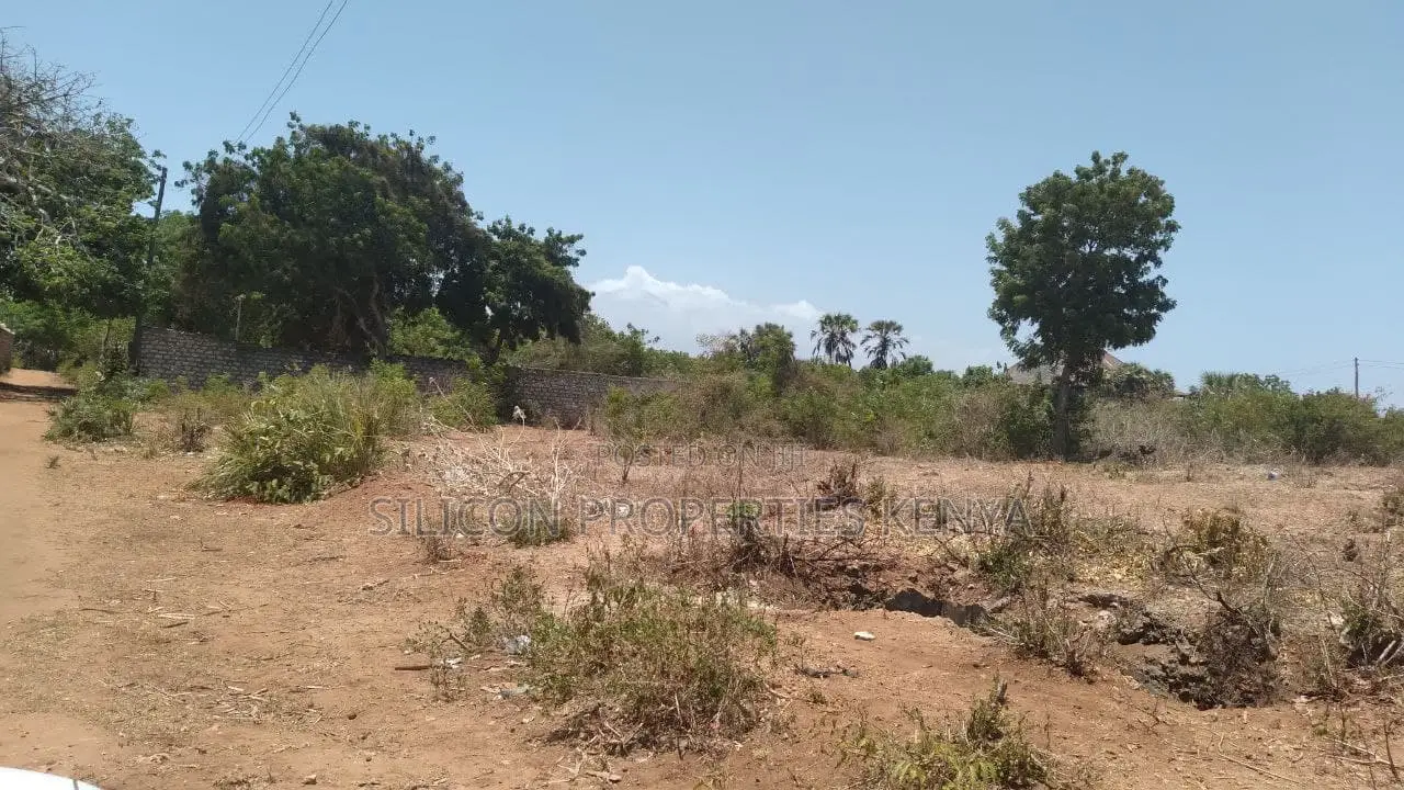 0.25-Acre Plot in Galu