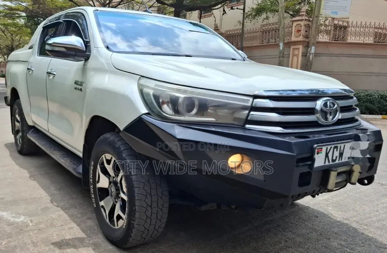 Toyota Hilux 2016 White