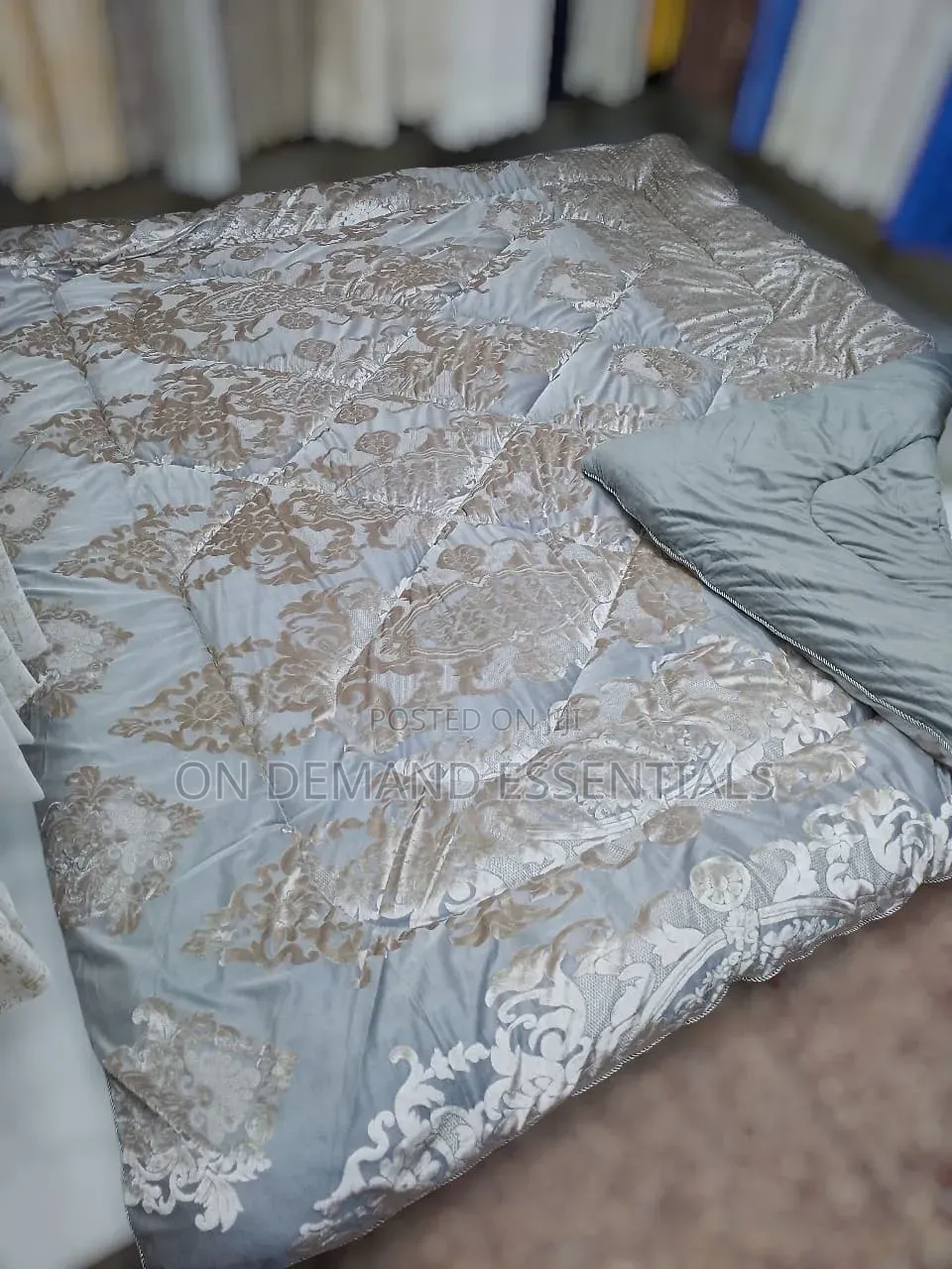 Silk Duvets 1 PC Duvet 1 PC Bedsheet