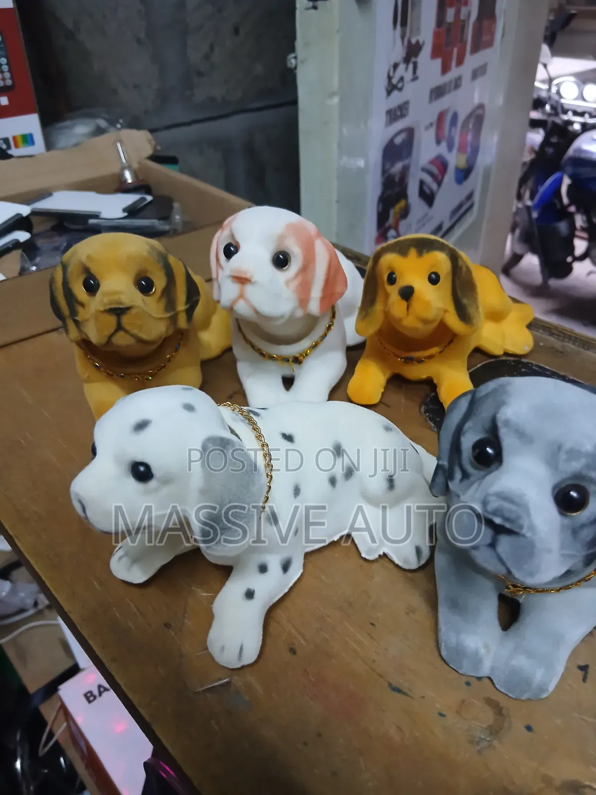 Car Dashboard Puppy for Vehicle Decoration/ Shaking Head Dog
