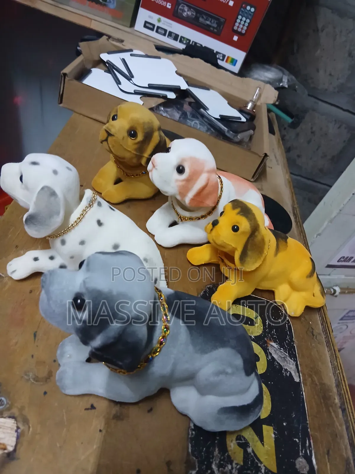 Car Dashboard Puppy for Vehicle Decoration/ Shaking Head Dog