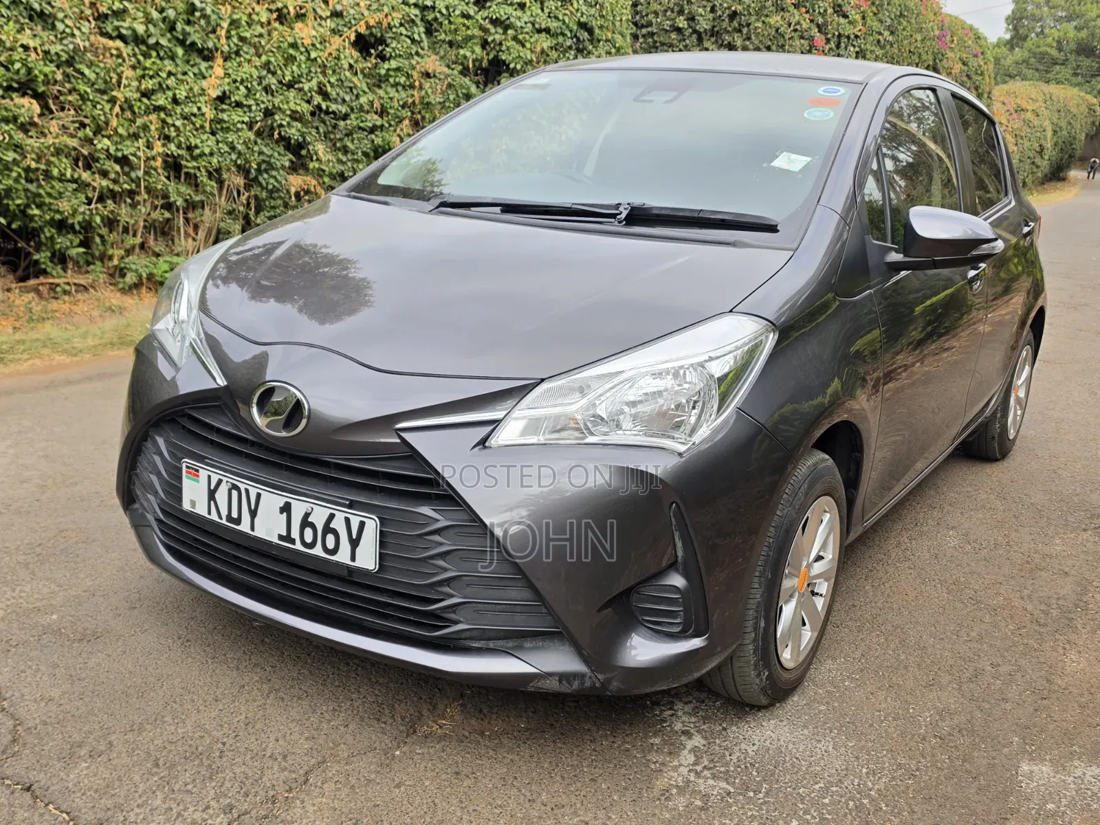 Toyota Vitz 1.0 FWD 5dr 2019 Gray