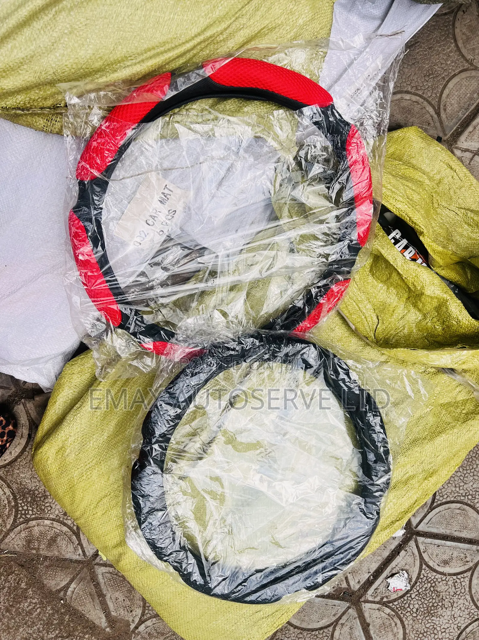 ( Wholesaler) - Universal Toyota Steering Wheels
