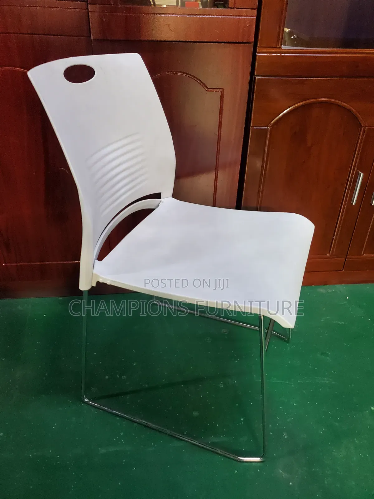 Sleek White Stackable Chaire