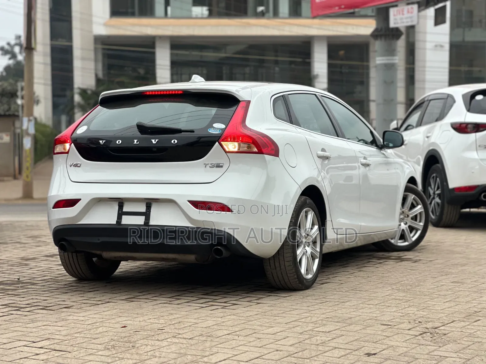 Volvo V40 2019 White