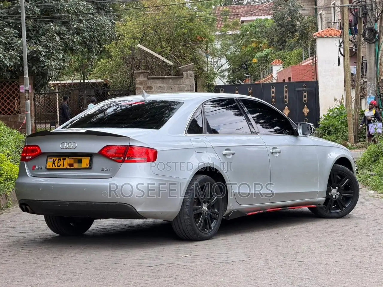 Audi A4 2.0T Premium Quattro 2011 Silver