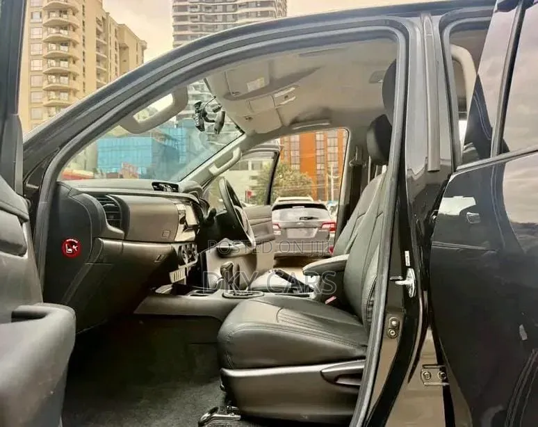 Toyota Hilux 2019 Black